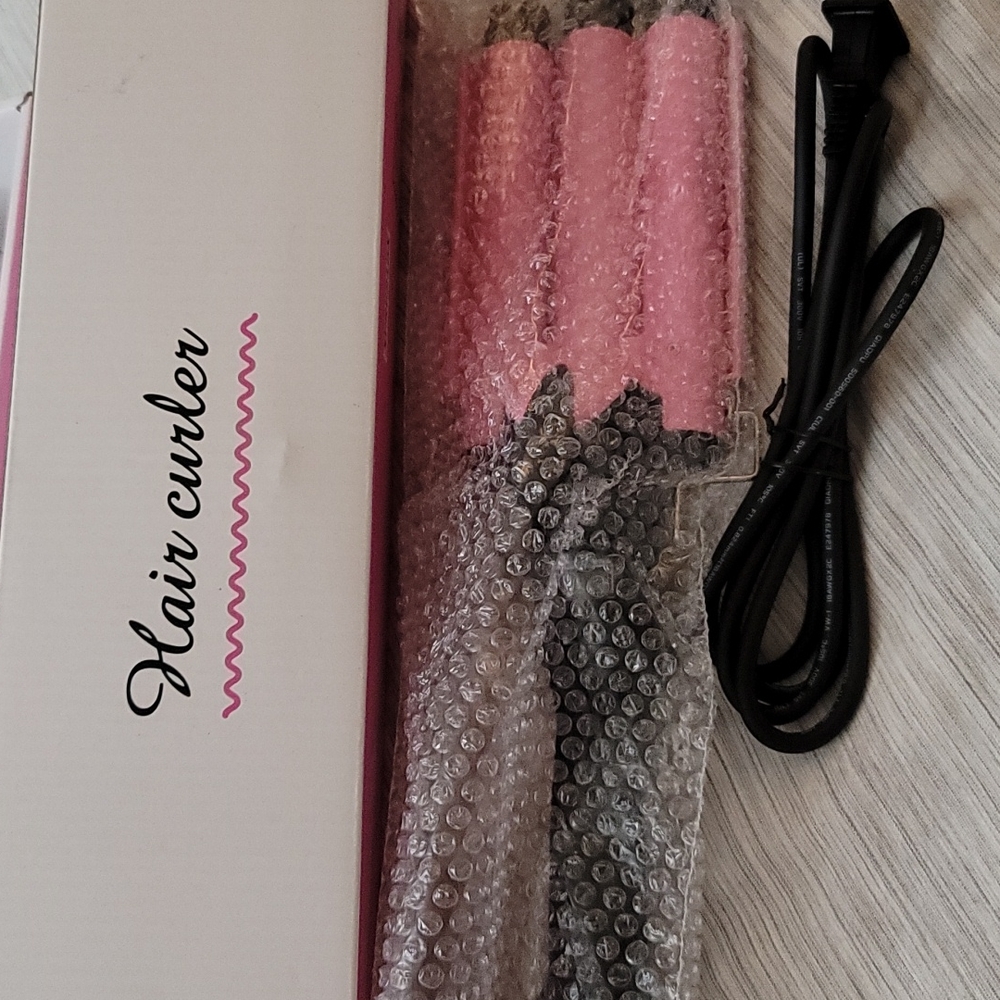 Triple barrel hair curler